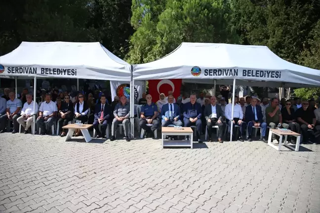 Sakarya ve Kocaeli'de 17 Ağustos 1999 Marmara Depremi'nde hayatını kaybedenler anıldı