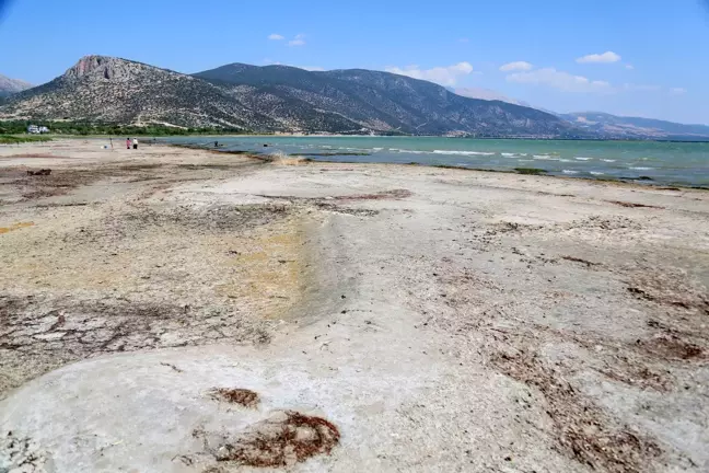 Eğirdir Gölü İçin Bir Damla da Siz Olun: Kuraklık ve Kirlilikle Mücadele Çağrısı