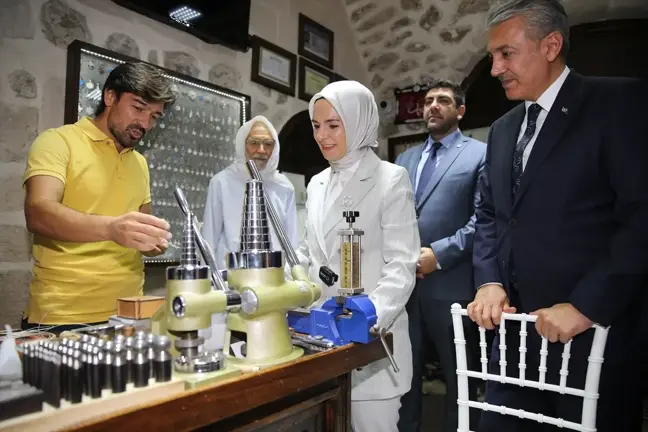 Aile ve Sosyal Hizmetler Bakanı Mardin'de Telkari Ustalarını Ziyaret Etti