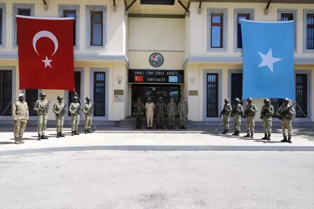 Somali'deki Anadolu Kışlası'nda Astsubay ve Subay Adaylarının Mezuniyet ve Yemin Töreni Gerçekleştirildi