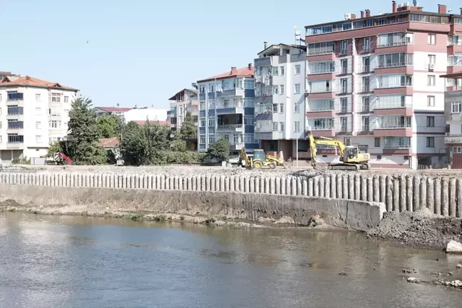 Terme Çayı'nın yatağı genişletiliyor