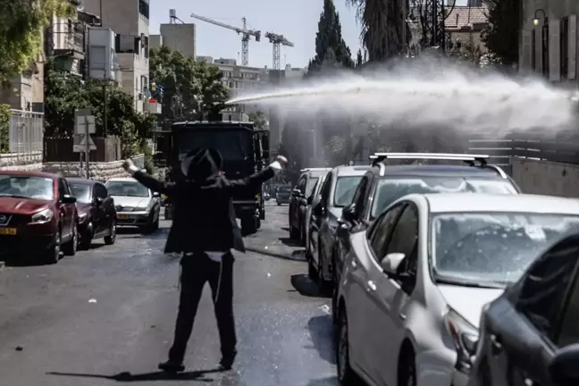 İsrail'de Haredilerin zorla askere alınması kararı protesto edildi