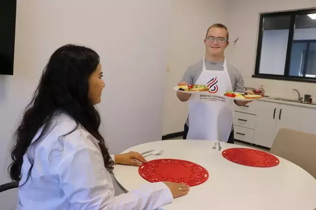 Kayseri'de Engelli Öğrencilere Günlük Yaşam Becerileri Eğitimi Veriliyor