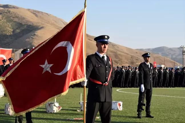 Bitlis POMEM'de 580 polis adayı mezuniyet töreni düzenlendi