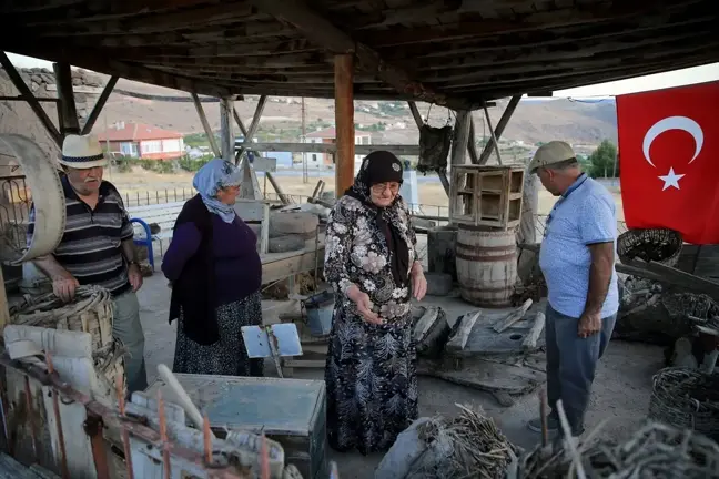 Kayseri'de Yamula Barajı'nın suları altında kalan Kuşçu beldesinin geçmişi sergileniyor