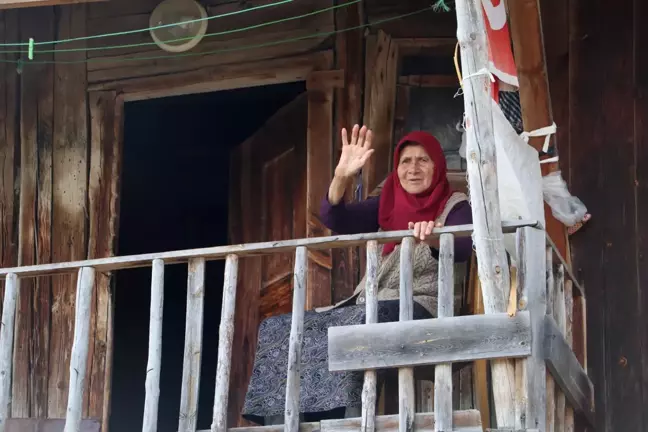 Kızılcahamam'da çıkan orman yangını sona erdi, köylerine dönen vatandaşlar rahat bir nefes aldı