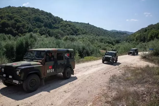 KFOR Türk askerleri Kosova-Sırbistan sınırında devriye faaliyetlerine devam ediyor