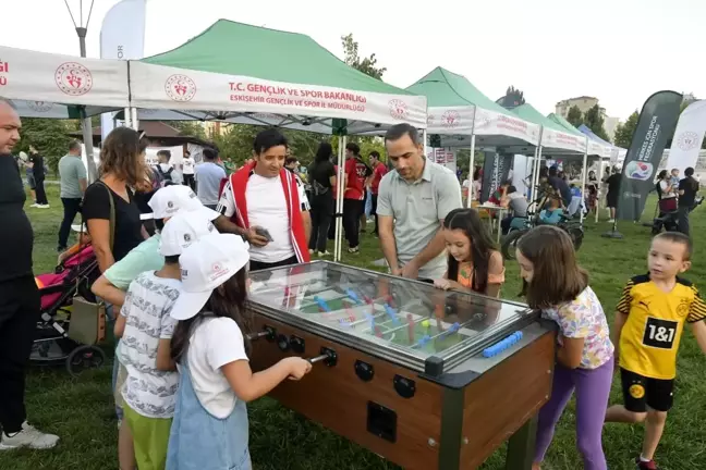 Eskişehir Gençlik ve Spor İl Müdürlüğü, Dede Korkut Parkında festival gerçekleştirdi