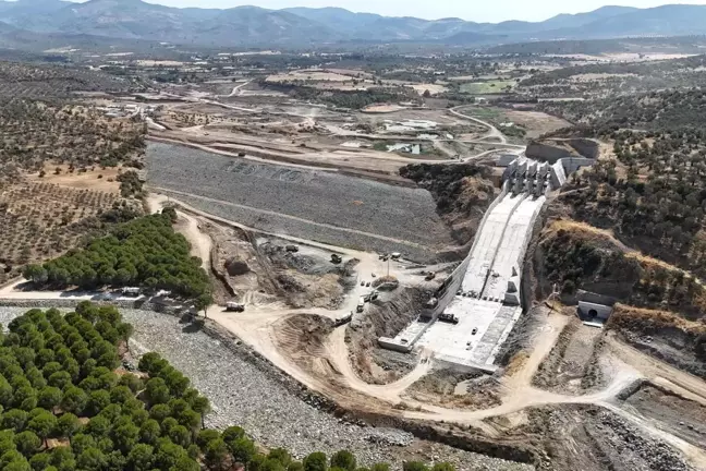 Balıkesir'de Reşitköy Barajı İnşaatı Devam Ediyor