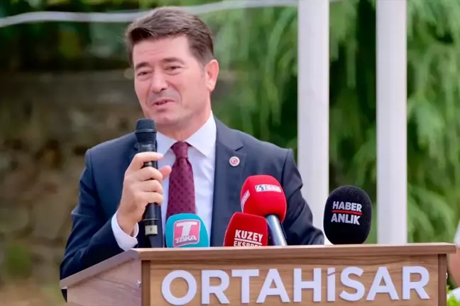 Ortahisar Belediye Başkanı Ahmet Kaya, Çağlayan Kentsel Dönüşüm Projesi Bilgilendirme Ofisi'nin açılışını gerçekleştirdi