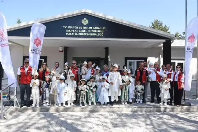 Malatya'da düzenlenen şölenle 22 çocuk sünnet edildi