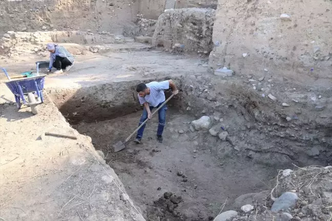 Mersin'deki Yumuktepe Höyüğü'nde Kazı Çalışmaları Başladı