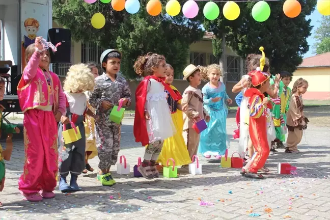 Terme'de mevsimlik tarım işçilerinin çocuklarına eğitim projesi sona erdi