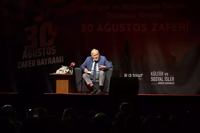 İlber Ortaylı Ankara'da 30 Ağustos Zaferi hakkında söyleşi yaptı