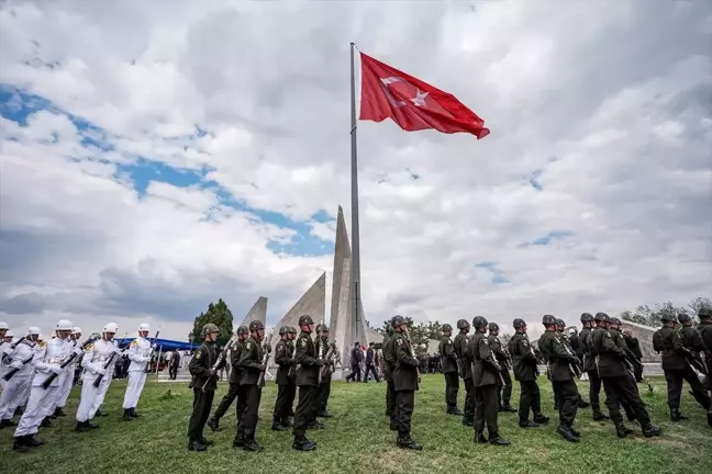 Büyük Taarruz'un 102'nci yılında Zafer Abidesi'nde tören düzenlendi