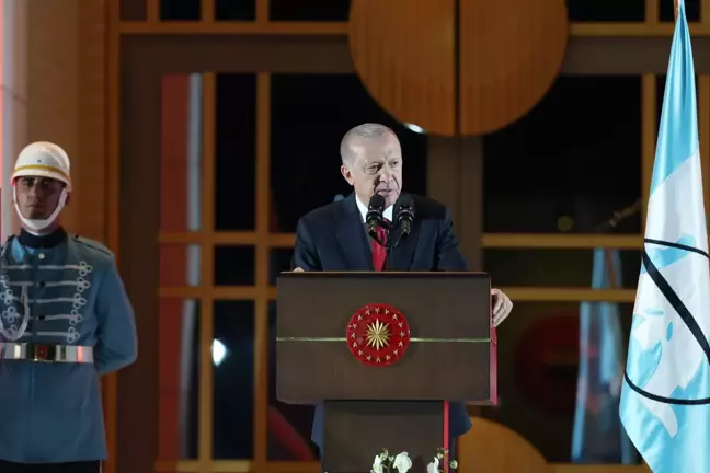 Erdoğan: Büyük Zafer'den aldığımız ilham ve cesaretle, ülkemizi daha aydınlık geleceğe taşımak için var gücümüzle çalışıyoruz