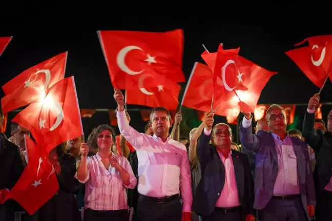 Aydın'a Geçti; Suavi Konser Verdi