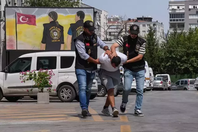 İzmir'de taksi şoförünü öldüren ve market çalışanını yaralayan şüpheli yakalandı