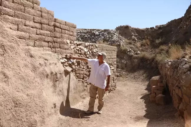 Niğde'deki Hitit Dönemine Ait Kerpiç Yapılar Yangınlara Dayanıklı