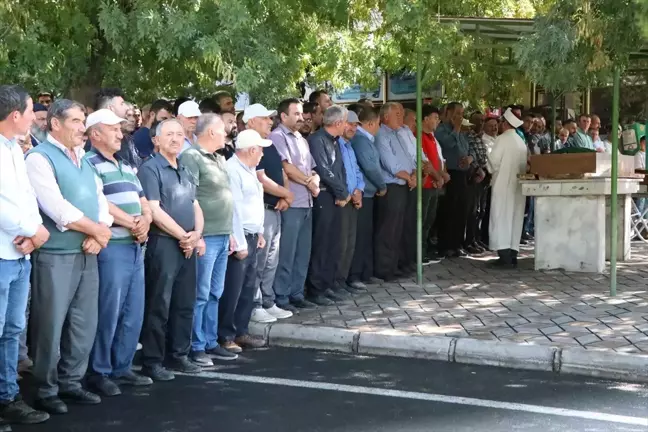 Niğde'de Baraj Gölünde Bulunan Baba ve Kızı Toprağa Verildi