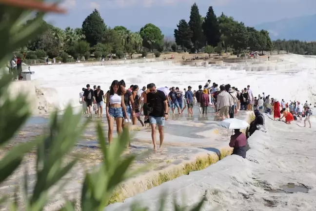 Pamukkale'yi Ziyaret Eden Turist Sayısı Yüzde 12 Arttı