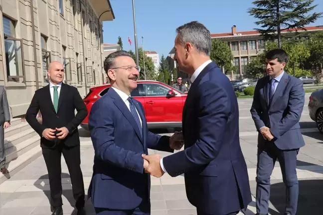 Savunma Sanayii Başkanı Prof. Dr. Haluk Görgün, Eskişehir Valisi Hüseyin Aksoy'u ziyaret etti