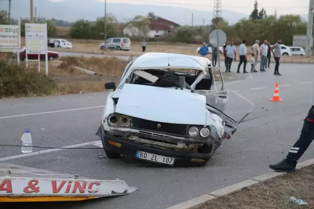 Tokat'ta Otomobil Çarpışması: 1 Ölü, 3 Yaralı