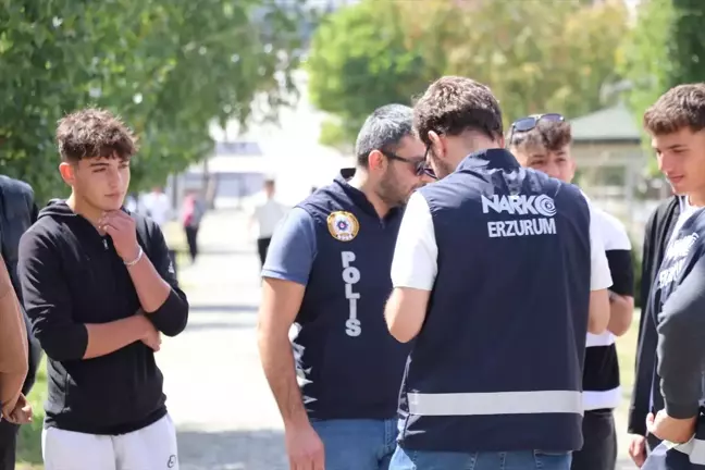 Erzurum'da Polis Ekipleri Okul Denetimleri Yaptı