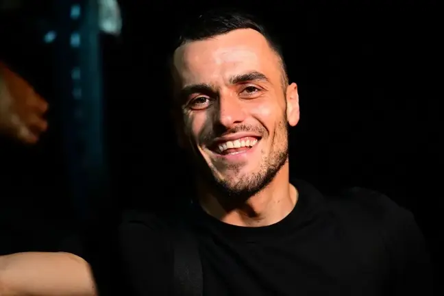 Fenerbahçe, transfer görüşmeleri için Filip Kostic'i İstanbul'a davet etti