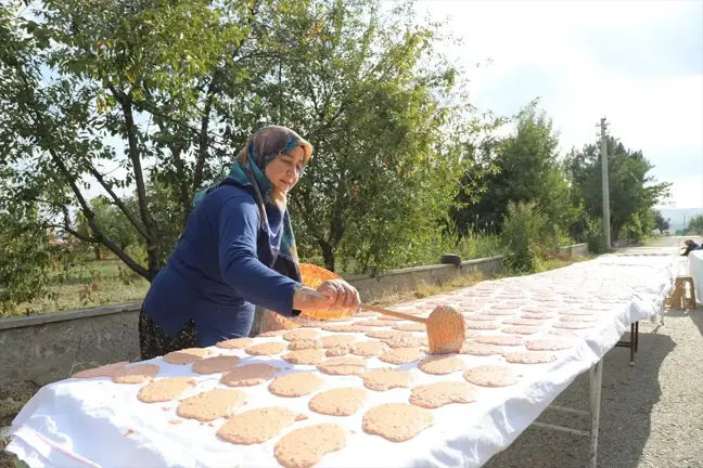 Çubuk'ta Kadınlar Tarhana Üretimiyle Öğrencilere Burs Sağlıyor