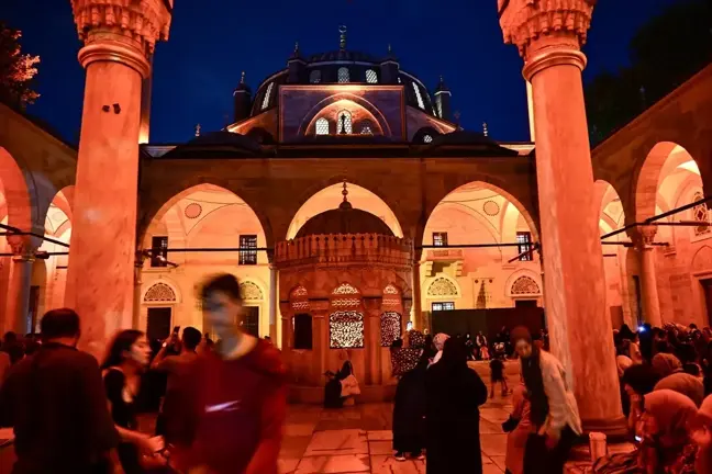 Üsküdar'da Filistinli Kardeşler İçin Dua Etkinliği Düzenlendi