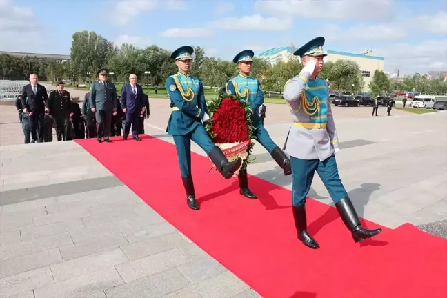 Milli Savunma Bakanı Yaşar Güler, Kazakistan Savunma Bakanı Orgeneral Ruslan Jaksilikov'u ziyaret etti