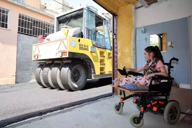 Kayseri'de cam kemik hastası çocuğun yaşadığı yol asfaltlandı