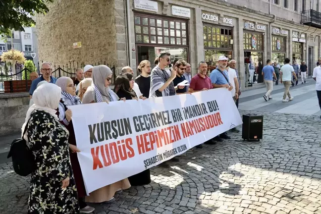 İşgal Altında Şehit Olan Ayşenur Ezgi Eygi İçin Gıyabi Cenaze Namazı Kılındı