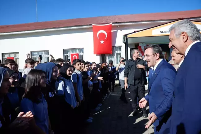 Cumhurbaşkanı Yardımcısı Yılmaz, Solhan'da Fen Lisesinin Açılışını Yaptı