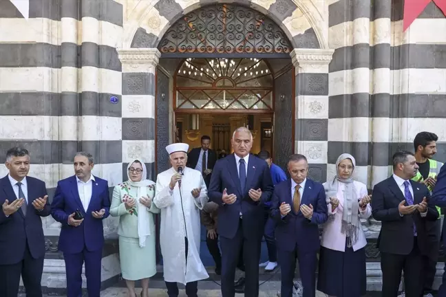 Kültür ve Turizm Bakanı Mehmet Nuri Ersoy, Kahramanmaraş'ta restorasyonu tamamlanan Alaüddevle Camisi'nin açılışını yaptı