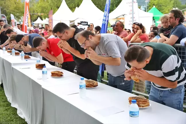 Bursa Gastronomi Festivali'nde Cantık Yeme Yarışması Düzenlendi