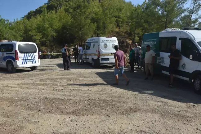 Bozyazı'da Çöp Alanında Erkek Cesedi Bulundu