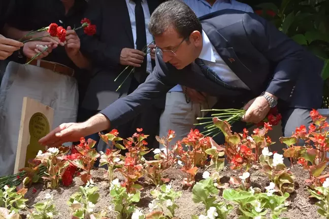 Ekrem İmamoğlu, Şehit Piyade Üsteğmen Ömer Fatih Ayar'ın Ailesini Ziyaret Etti