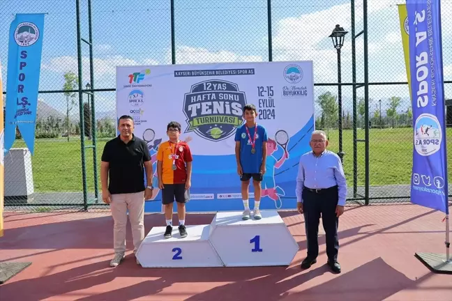 Kayseri'de Ulusal 12 Yaş Tenis Turnuvası Düzenlendi