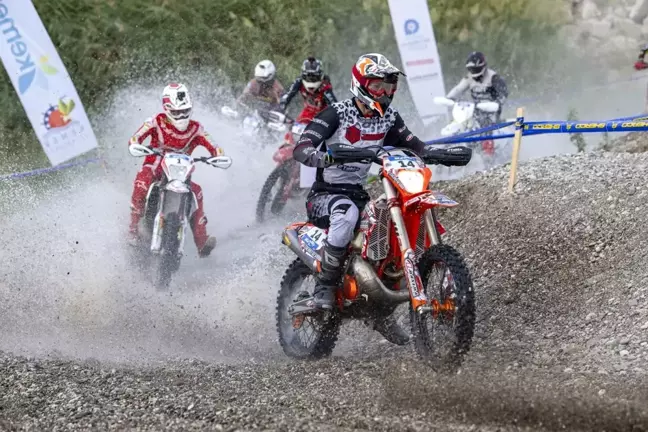 Sea To Sky Enduro Motosiklet Yarışı'nda Liderlik Mücadelesi