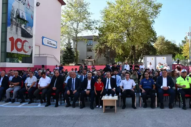 Vezirköprü'de İlköğretim Haftası Coşkuyla Kutlandı