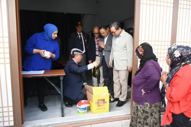 Malatya'daki Konteyner Kentte Depremzedelere Yardım