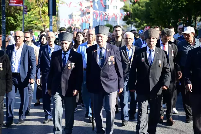 Bahçelievler'de Gaziler Günü Yürüyüşü ve Töreni Düzenlendi