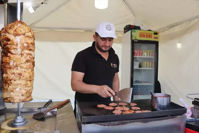 Elazığ'da 6. Geleneksel Salçalı Köfte ve Gastronomi Festivali Başladı