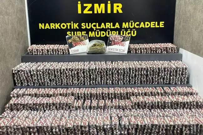 İzmir'de Uyuşturucu Operasyonu: 55 Bin Hap ve Esrar Ele Geçirildi