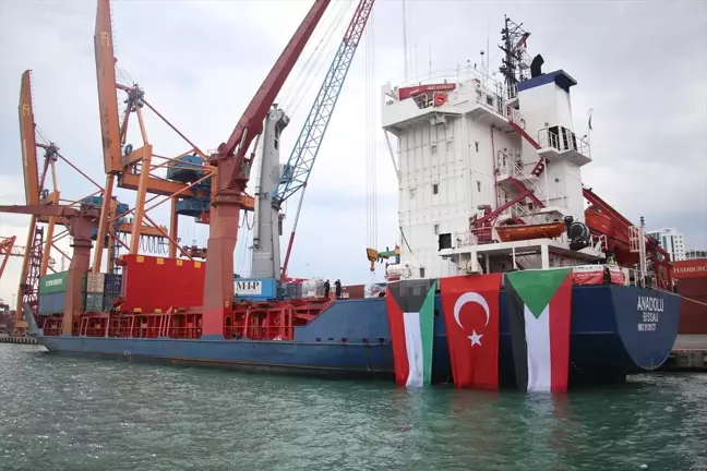 Mersin'den Sudan'a 2.400 Ton İnsani Yardım Gönderiliyor