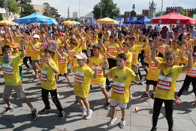 Uluslararası Kayseri Yarı Maratonu'nda Çocuklar Koştu