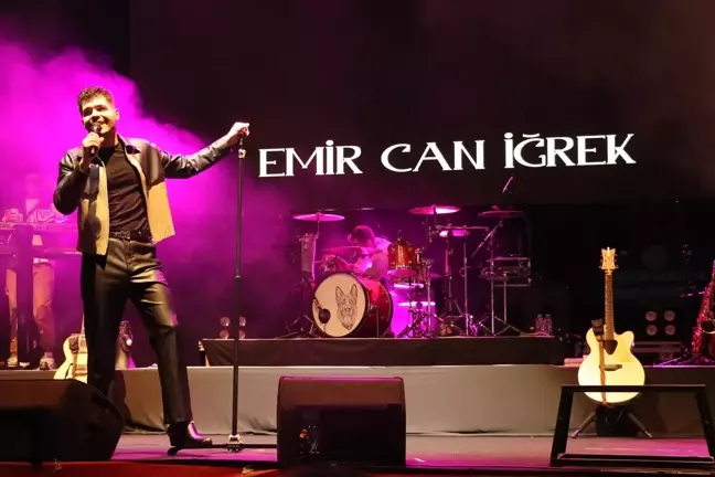 Emir Can İğrek Tekirdağ'da Konser Verdi