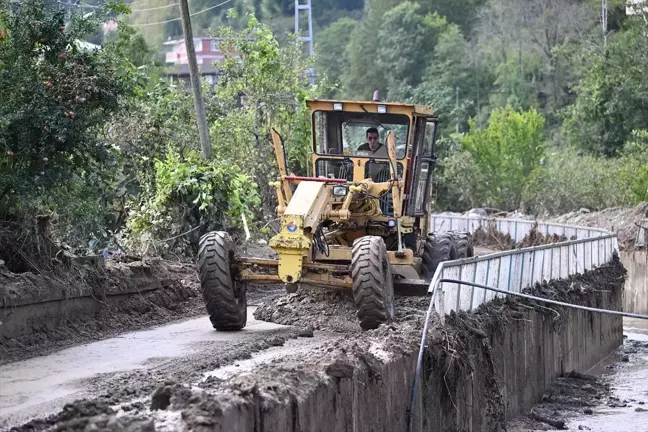 Trabzon'da Taşkın ve Heyelan Sonrası Temizlik Çalışmaları Devam Ediyor